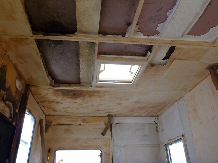 Listening Project - Set Design - Wohnwagen - Restauration