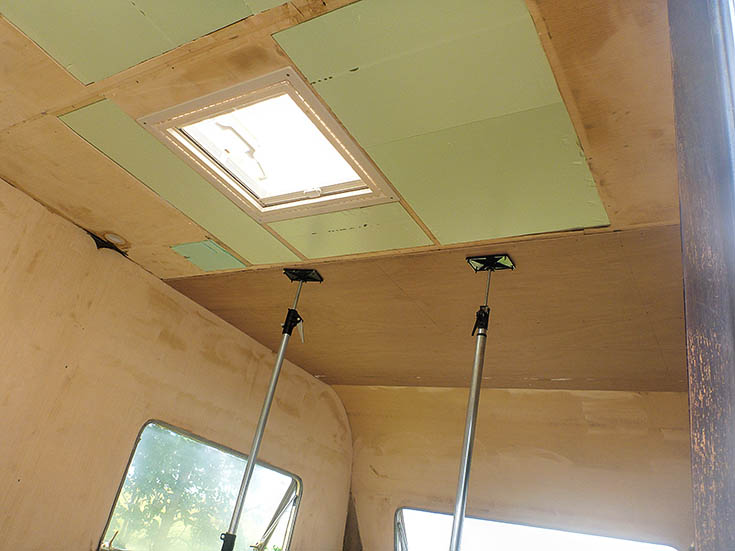 Listening Project - Set Design - Wohnwagen - Restauration