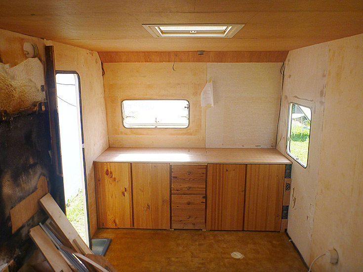 Listening Project - Set Design - Wohnwagen - Restauration