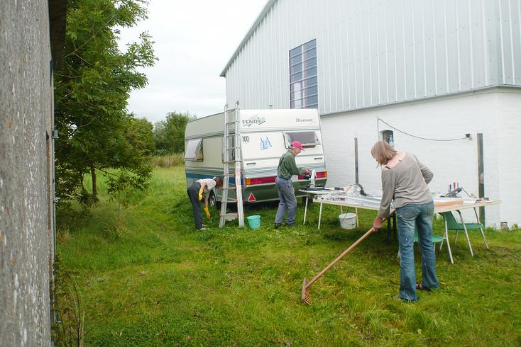 Listening Project - Set Design - Wohnwagen - Seitenwand für Öffnung
